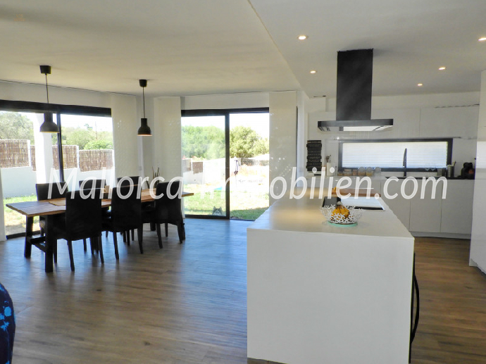 Thumbnail von MODERNES ARCHITEKTENHAUS IN VILLENLAGE MIT BLICK BIS ZUR PLAYA DE PALMA