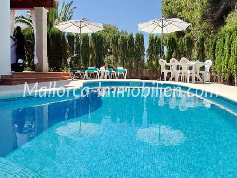 EINZIGARTIGE MODERNE VILLA MIT MEERBLICK UND VERMIETLIZENZ