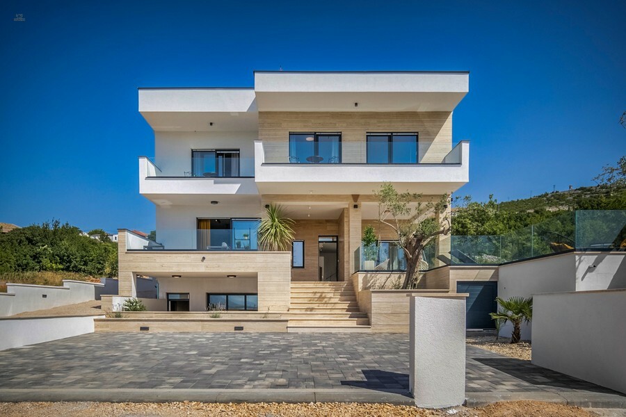 Moderne Luxusvilla nahe dem Meer