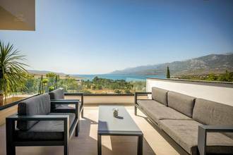 Thumbnail von Moderne Luxusvilla nahe dem Meer