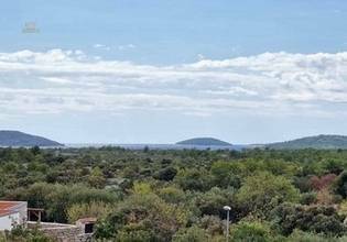 Thumbnail von Doppelhaushälfte mit Pool und Garten