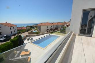 Thumbnail von Moderne Villa mit Swimmingpool und Meerblick