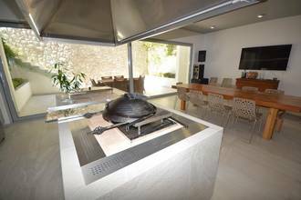 Thumbnail von Moderne Villa mit Swimmingpool und Meerblick