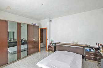 Thumbnail von Rustikales Natursteingebäude umgeben von der typisch toskanischen Hügellandschaft