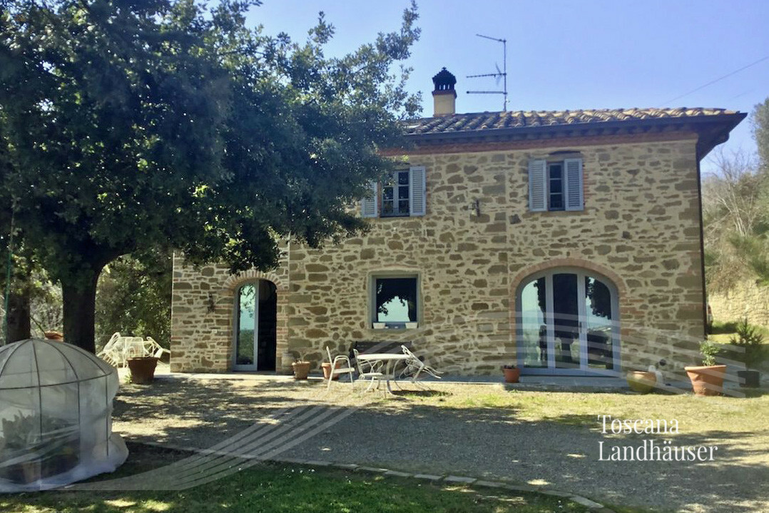 Wunderschön renoviertes Steinhaus mit Nebengebäude und Pool