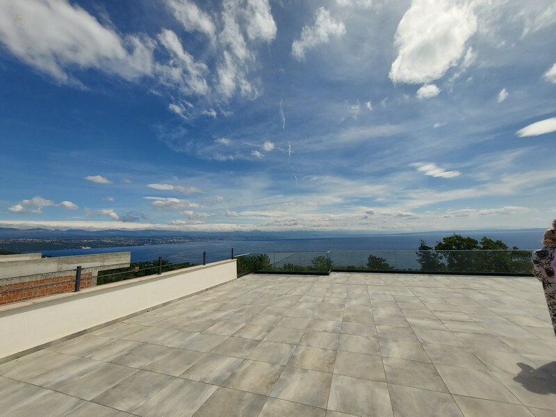 Thumbnail von Moderne Luxusvilla mit außergewöhnlichem Panorama-Meerblick