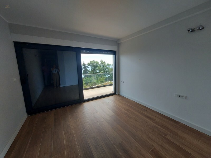 Thumbnail von Moderne Luxusvilla mit außergewöhnlichem Panorama-Meerblick