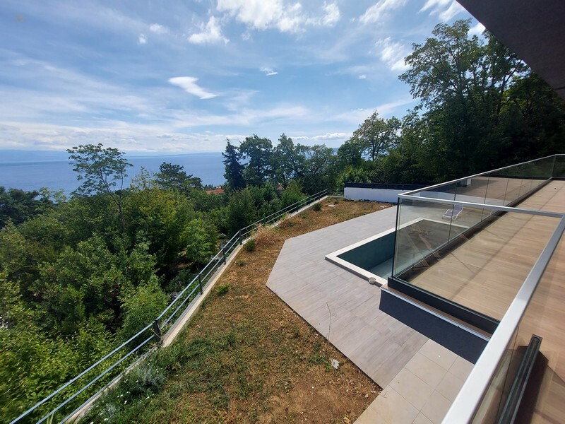 Thumbnail von Moderne Luxusvilla mit außergewöhnlichem Panorama-Meerblick