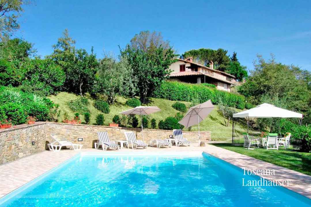 Schön renoviertes Rustico mit Pool mitten im Grünen