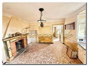 Thumbnail von Immogold Bedeutsames Dorfhaus zum renovieren in ruhiger Lage, sonnig und blick ins Grüne