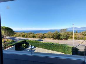 Thumbnail von Moderne Luxusvilla mit Pool und Meerblick