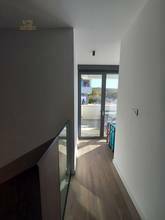 Thumbnail von Moderne Luxusvilla mit Pool und Meerblick