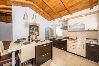 Thumbnail von Besonderes Anwesen direkt am Meer auf ruhiger Insel, Region Trogir