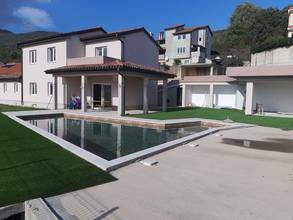 Thumbnail von Neues Haus mit Swimmingpool und Meerblick