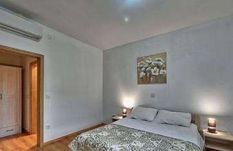 Thumbnail von Deniz yakınında, Ugljan Adası'nda, yüzme havuzlu Akdeniz tarzı villa