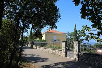 Thumbnail von Villa im mediterranen Stil in der Nähe zum Meer