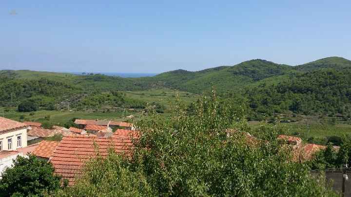 Renoviertes Steinhaus mit Blick ins Grüne in einem idyllischen, traditionellen Ort auf Korcula