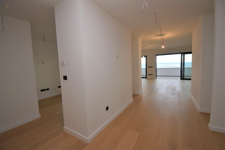 Thumbnail von Modernes Penthouse mit privater Dachterrasse und Swimmingpool