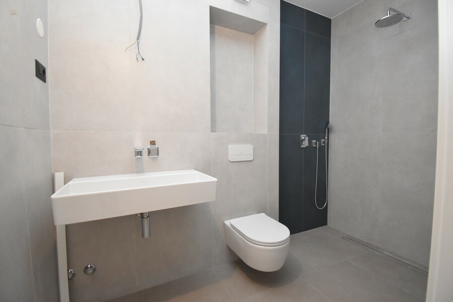 Thumbnail von Modernes Penthouse mit privater Dachterrasse und Swimmingpool