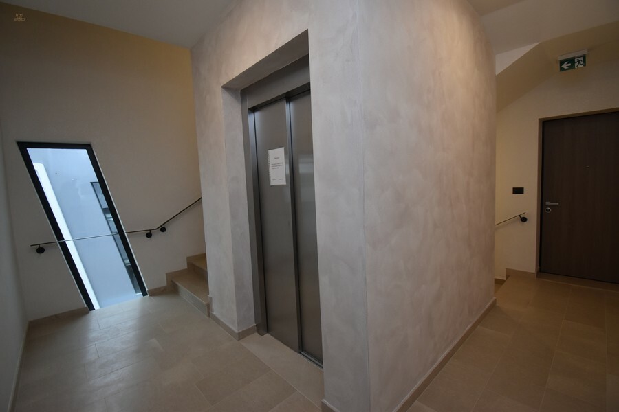 Thumbnail von Modernes Penthouse mit privater Dachterrasse und Swimmingpool