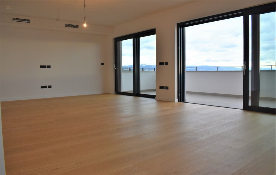 Thumbnail von Modernes Penthouse mit privater Dachterrasse und Swimmingpool