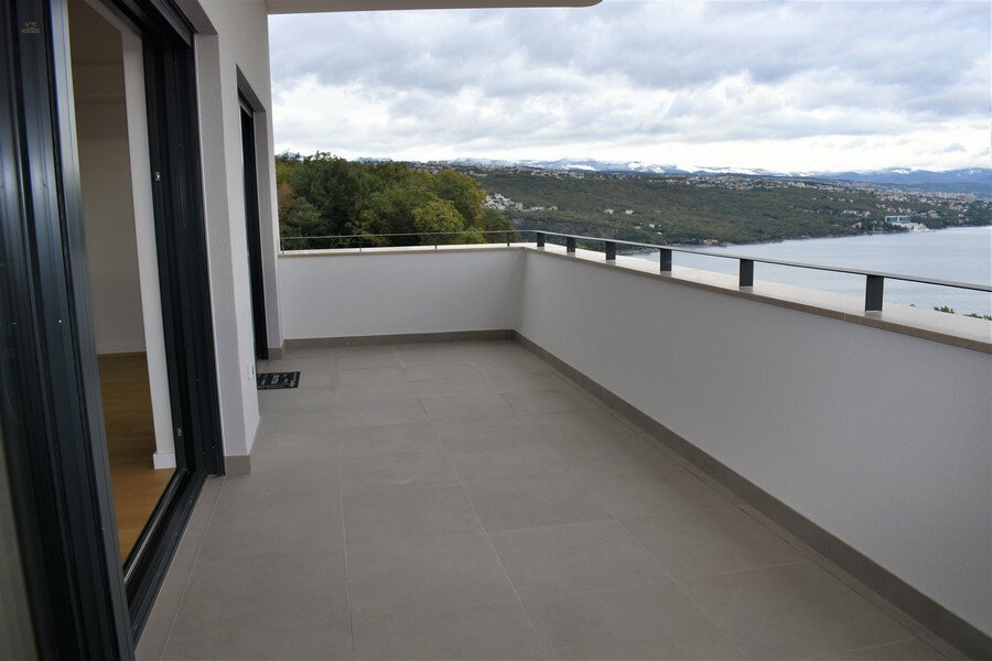 Thumbnail von Modernes Penthouse mit privater Dachterrasse und Swimmingpool