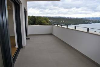 Thumbnail von Modernes Penthouse mit privater Dachterrasse und Swimmingpool