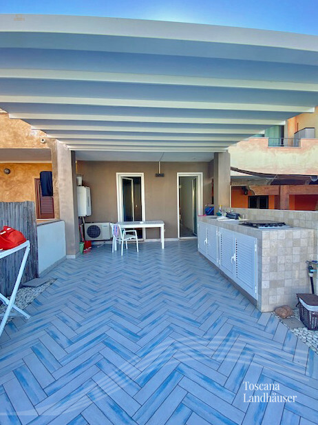 Thumbnail von Reihenmittelhaus mit Pool und Meerblick