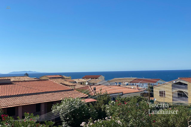 Thumbnail von Reihenmittelhaus mit Pool und Meerblick