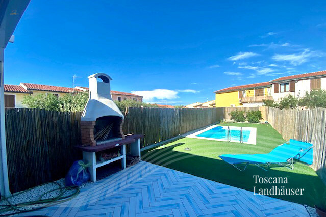 Thumbnail von Reihenmittelhaus mit Pool und Meerblick