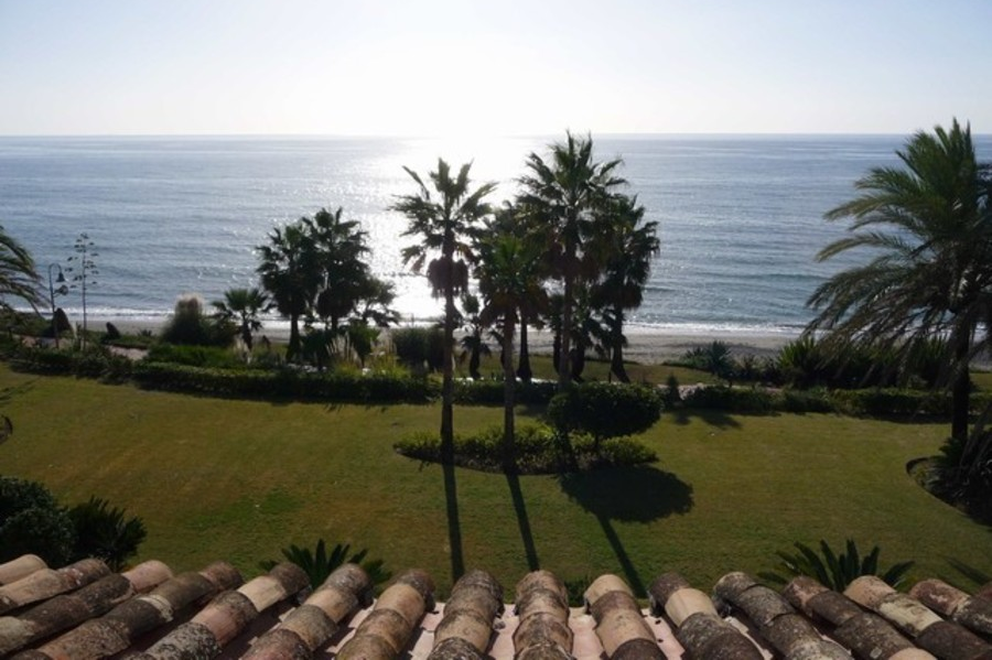 Luxus-Villa in New Golden Mile R2721956 