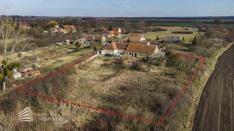 Geräumiges Einfamilienhaus mit großen Garten