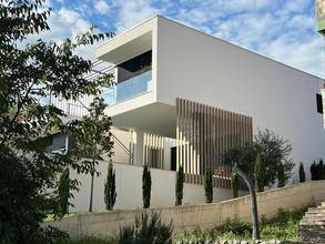 Thumbnail von Идеальная роскошная вилла с бассейном с бесконечным краем и видом на море