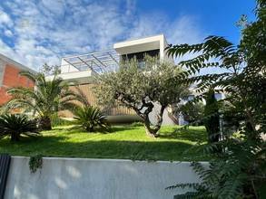 Thumbnail von Идеальная роскошная вилла с бассейном с бесконечным краем и видом на море