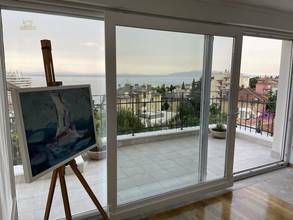 Thumbnail von Wohnung mit Panorama-Meerblick in einer Jugendstilvilla