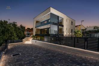 Thumbnail von Modernes Luxus-Appartement mit Pool