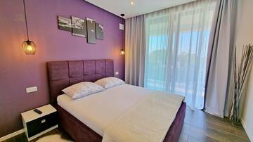 Thumbnail von Moderne Villa mit Swimmingpool und Panorama-Meerblick