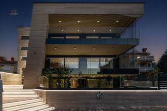 Thumbnail von Modernes Luxus-Penthouse mit Pool und Meerblick