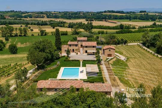 Charmantes Natursteinanwesen mit Pool in Panoramalage