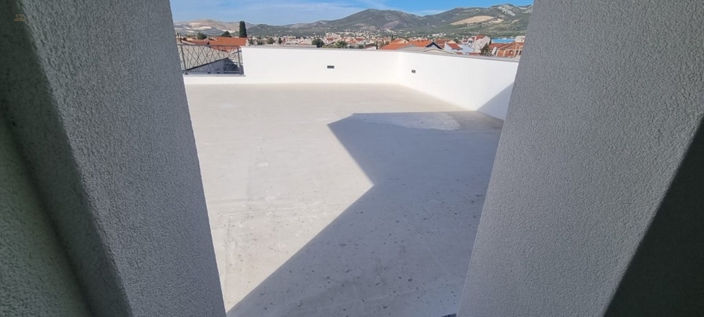 Thumbnail von Modernes Penthouse mit Dachterrasse und Meerblick