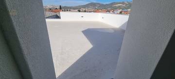 Thumbnail von Modernes Penthouse mit Dachterrasse und Meerblick