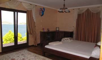 Thumbnail von Repräsentative Villa direkt am Meer, Insel Ciovo