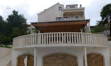 Thumbnail von Repräsentative Villa direkt am Meer, Insel Ciovo