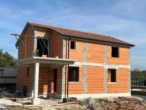 Thumbnail von Neubau im mediterranen Stil mit Swimmingpool