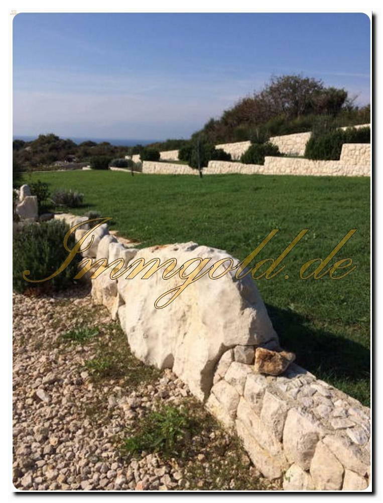 Thumbnail von Luxuriöses Baugrundstück mit Meerblick und eigenem Brunnen