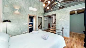 Thumbnail von Mediterranes Steinhaus mit Swimmingpool