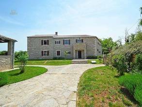 Thumbnail von Mediterranes Steinhaus mit Swimmingpool