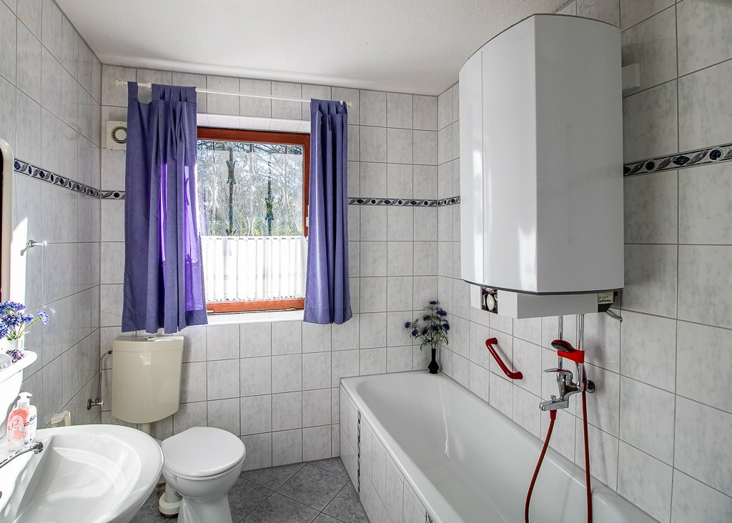 Thumbnail von Haus zum Kauf in 27711 Osterholz-Scharmbeck, traumhafte Lage mit Sanierungsbedarf!