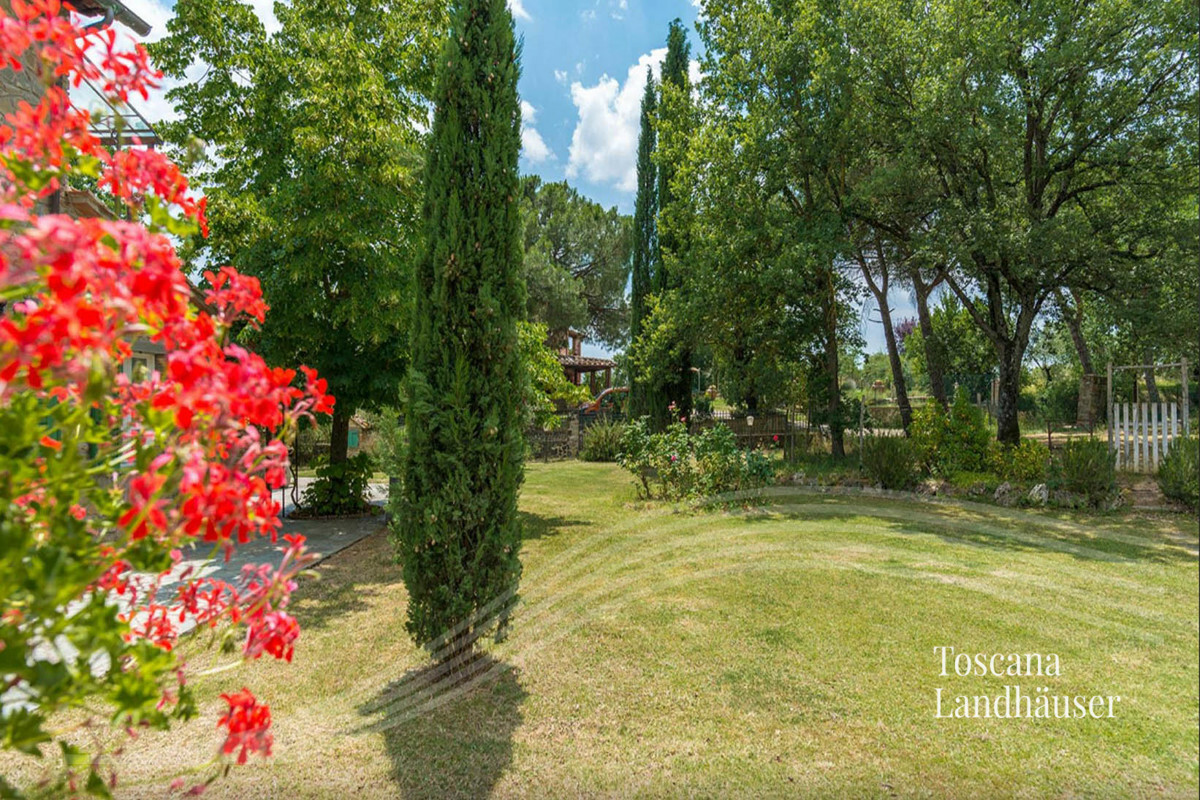 Thumbnail von Märchenhaftes Anwesen mit Pool und Olivenhain