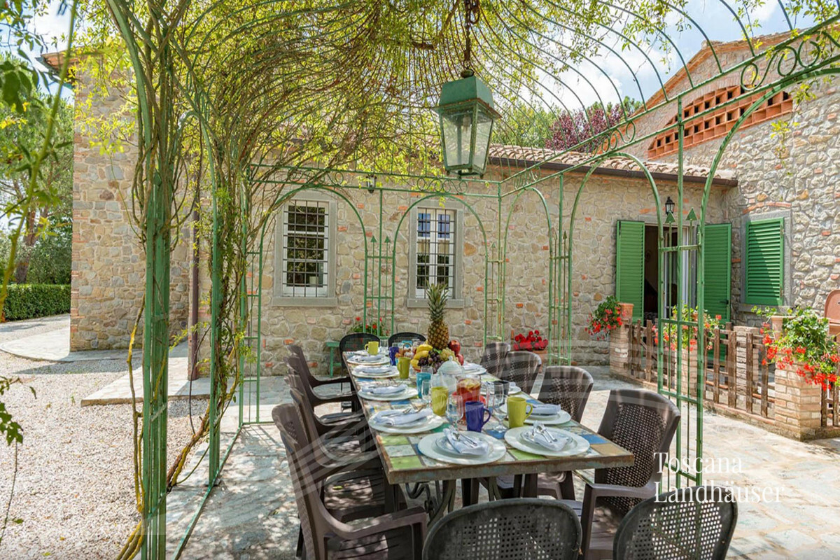 Thumbnail von Märchenhaftes Anwesen mit Pool und Olivenhain